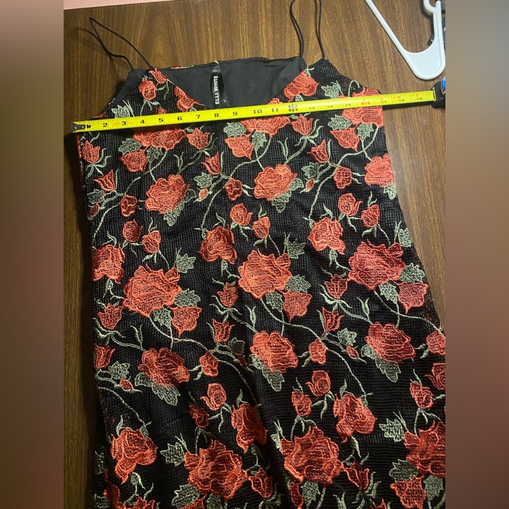 ELLIE WHITE ROSE DRESS size large - Picture 8 of 11